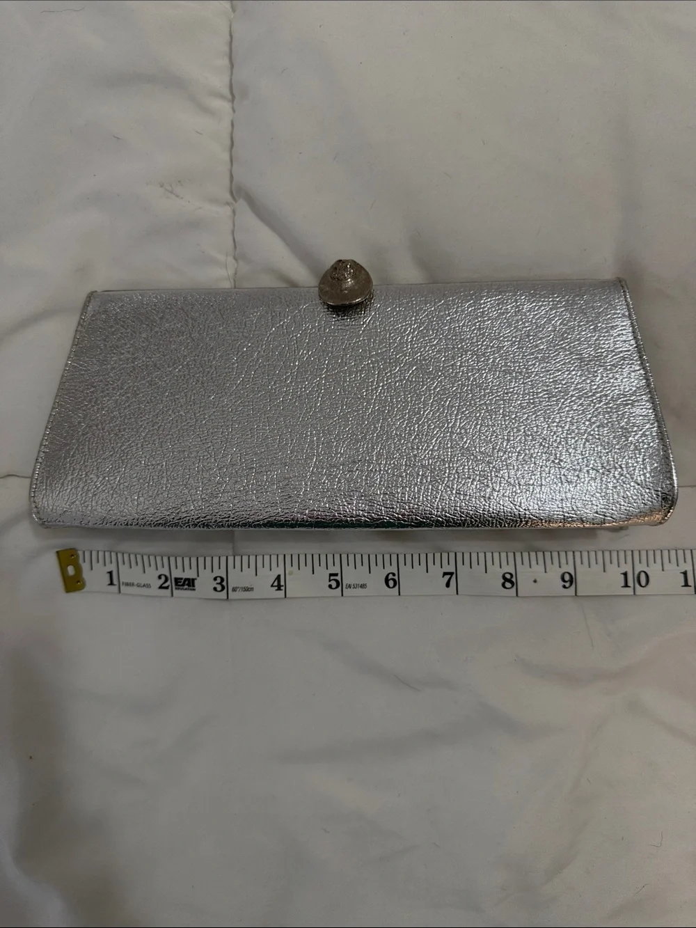 Metallic Silver vintage Evening Clutch purse circular clasp
